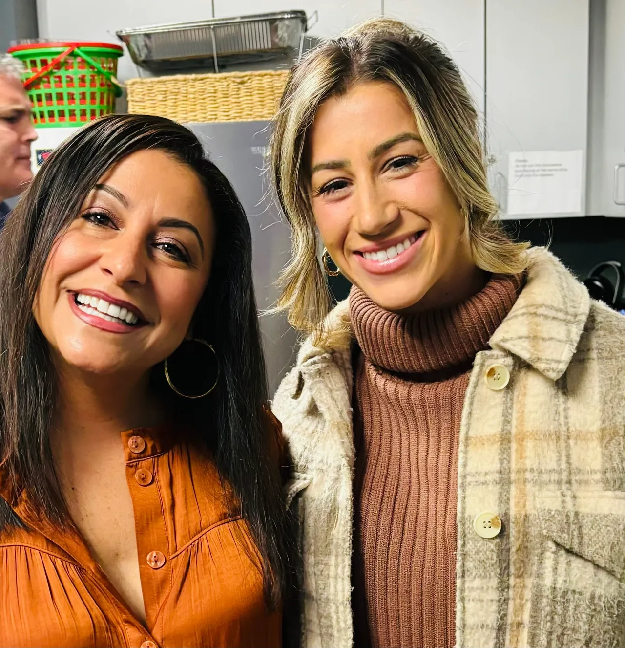 Behind the scenes photo 25